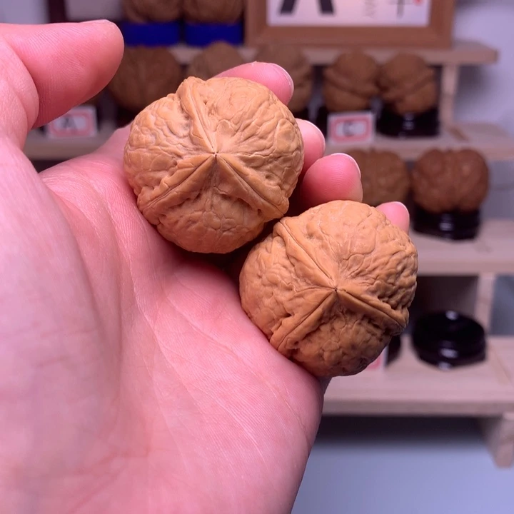 文玩核桃把件G屁桃三棱35尺