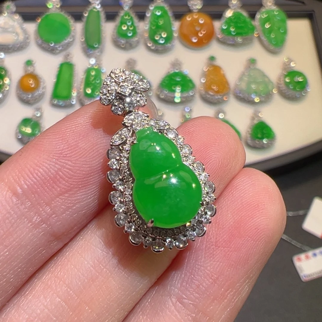 翡翠18K金镶嵌颈饰收到货48小时鉴赏期