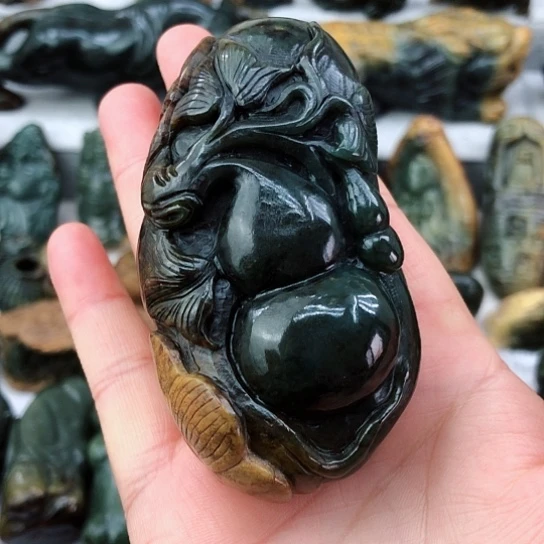 未镶嵌岫岩河磨玉（透闪石质玉）把件赤*