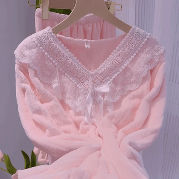 秋冬法兰绒女士甜美蕾丝保暖粉色睡衣两件套，洋气