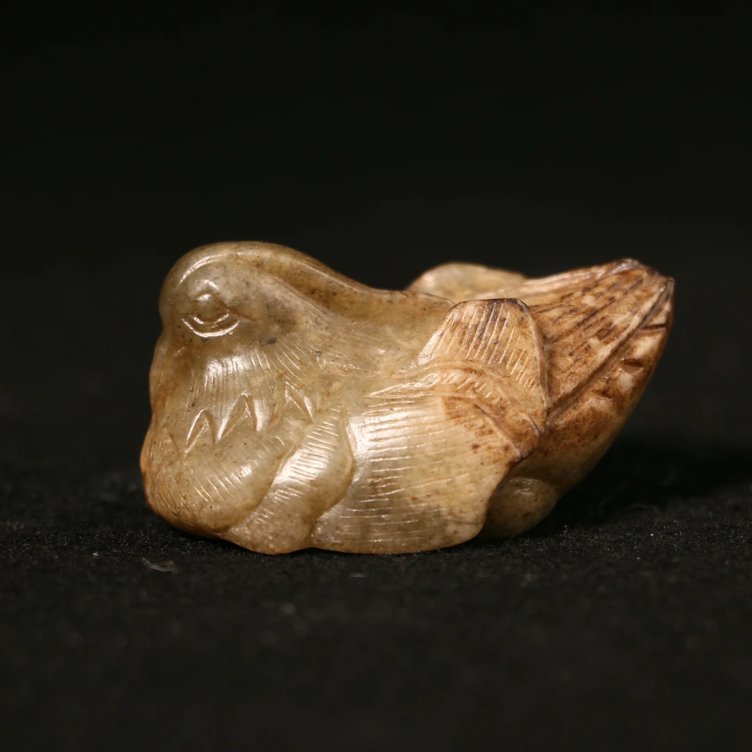 21A30 明 和田玉带沁鸳鸯吊坠