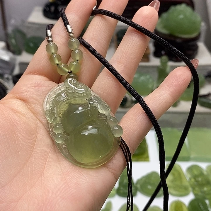 未镶嵌蛇纹石玉挂件兴*