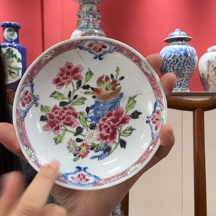 粉彩小盘 掉粘过的