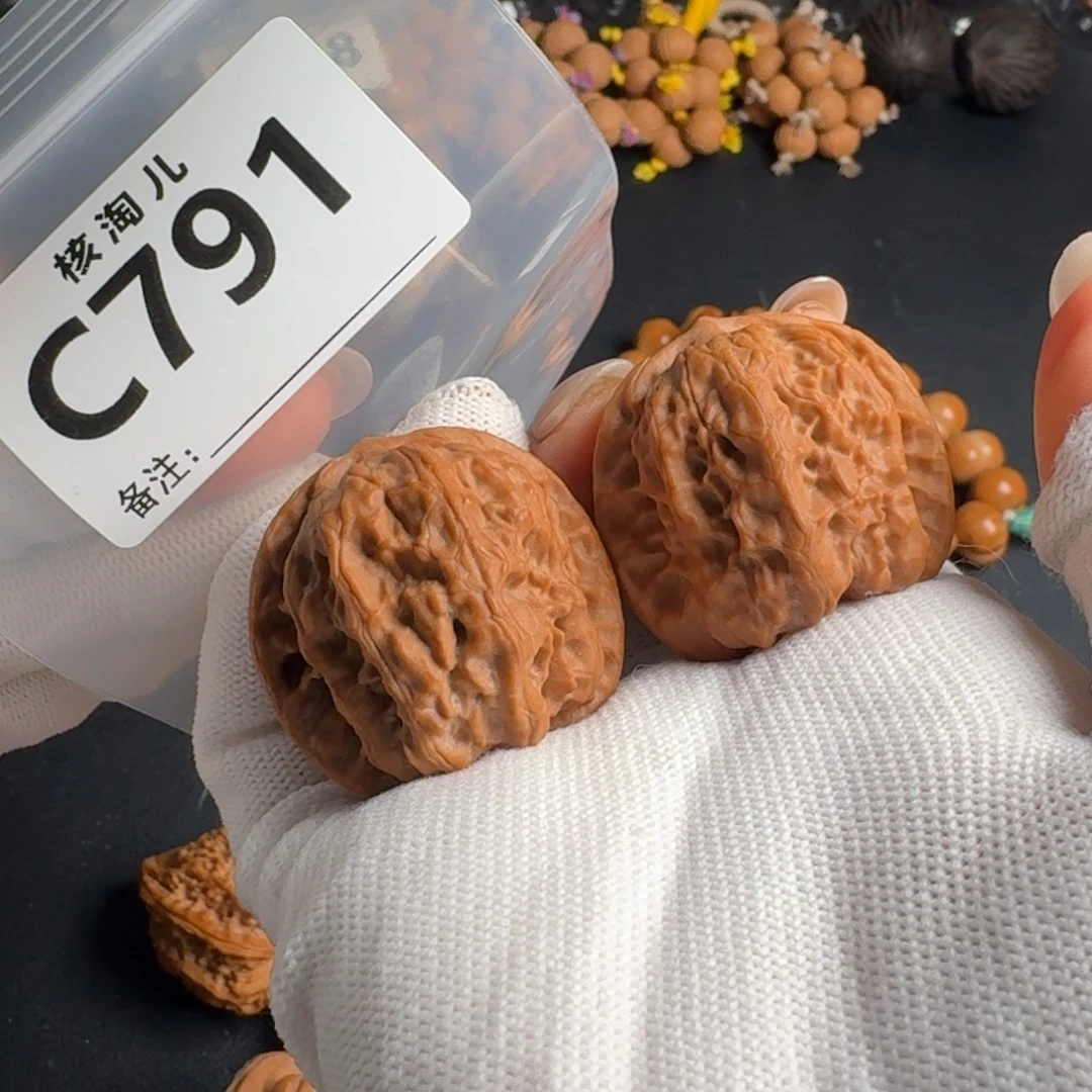 文玩核桃把件36野狼C791