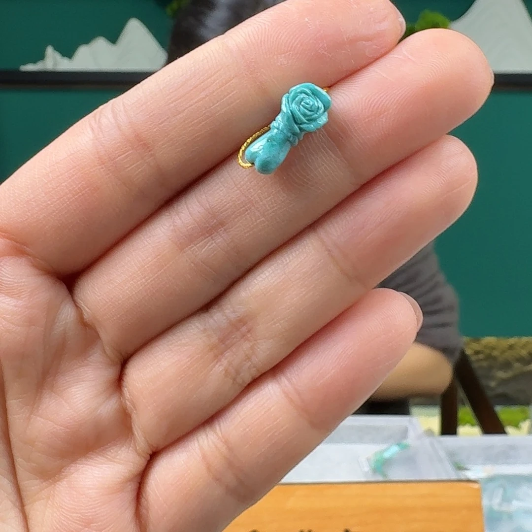 绿松石未镶嵌珠宝奇石