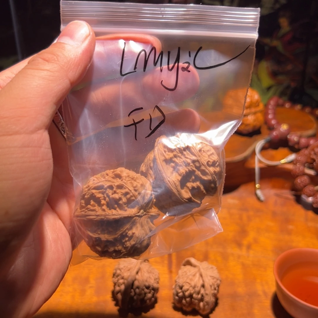 I***c吊坠文玩核桃Fdddd