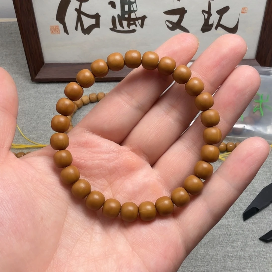 8小➕老型猴头手串微微瑕