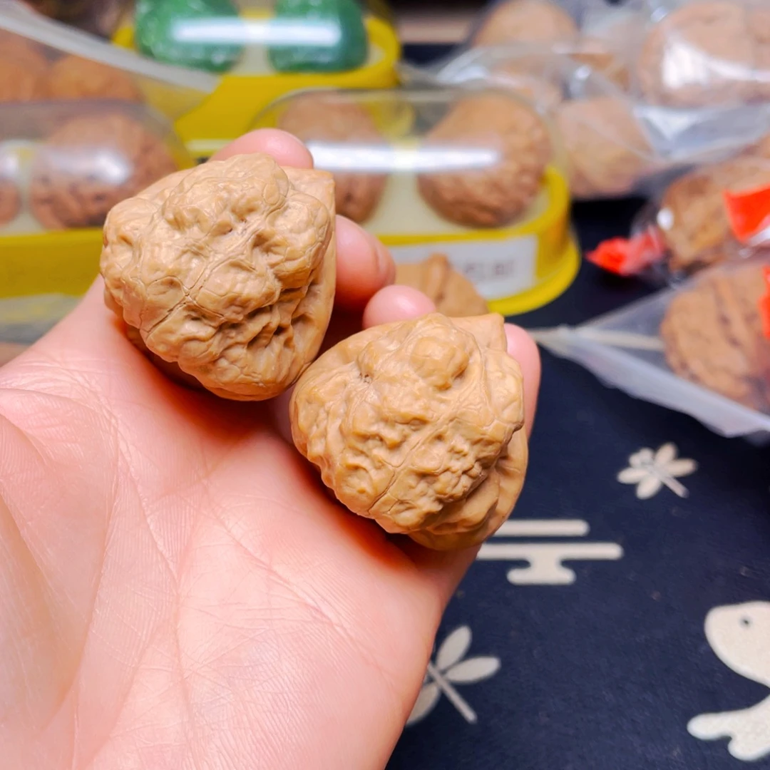 吊坠文玩核桃史**兜古蝉一对