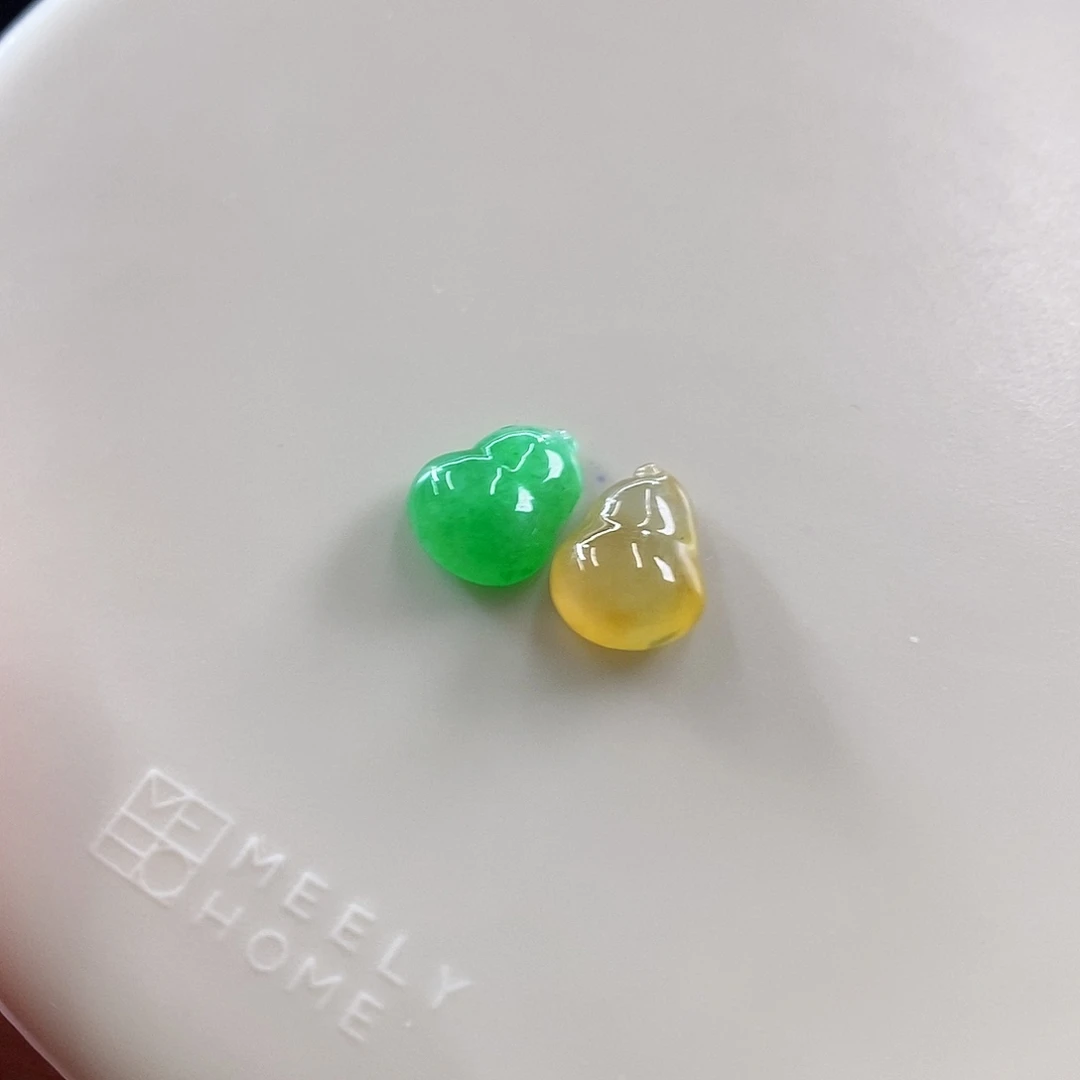 颈饰未镶嵌翡翠一对葫芦