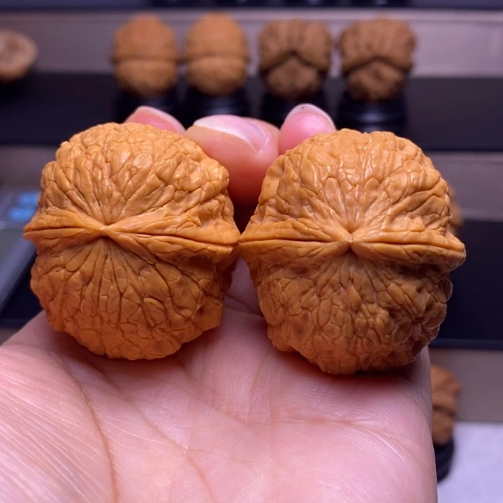 把件文玩核桃金丝绣球30