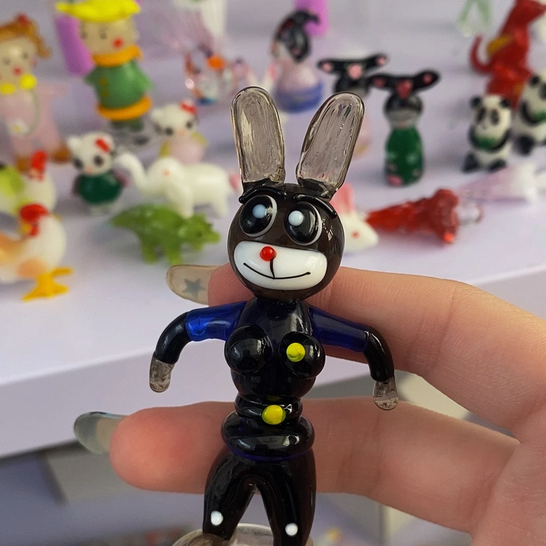 琉璃手工艺品朱迪