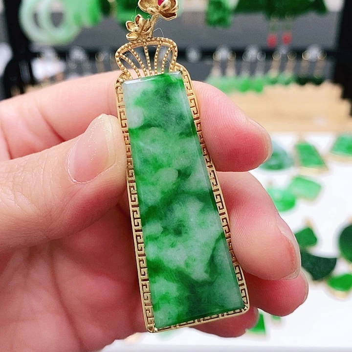 森***暖18K金镶嵌翡翠耳饰挂件