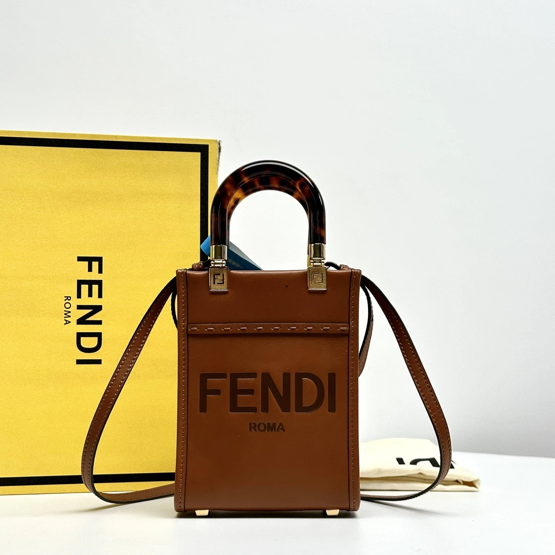 99新 FENDI/芬迪 思斯专属 焦糖色mini托特 THCI1645
