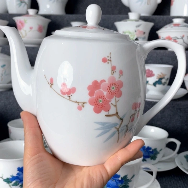 景德镇陶瓷大茶壶