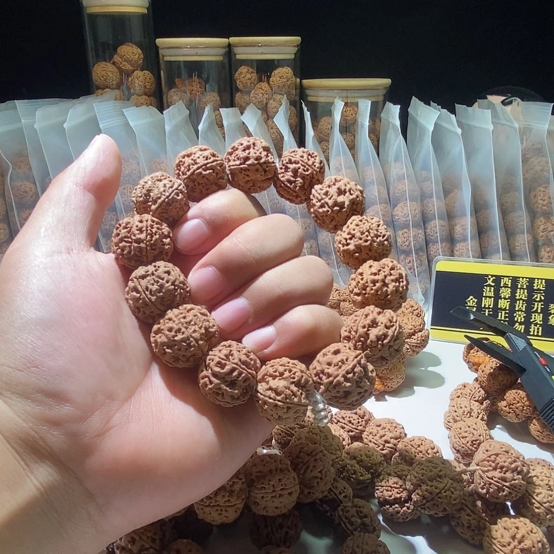 吊坠金刚菩提满肉蜂王23mm