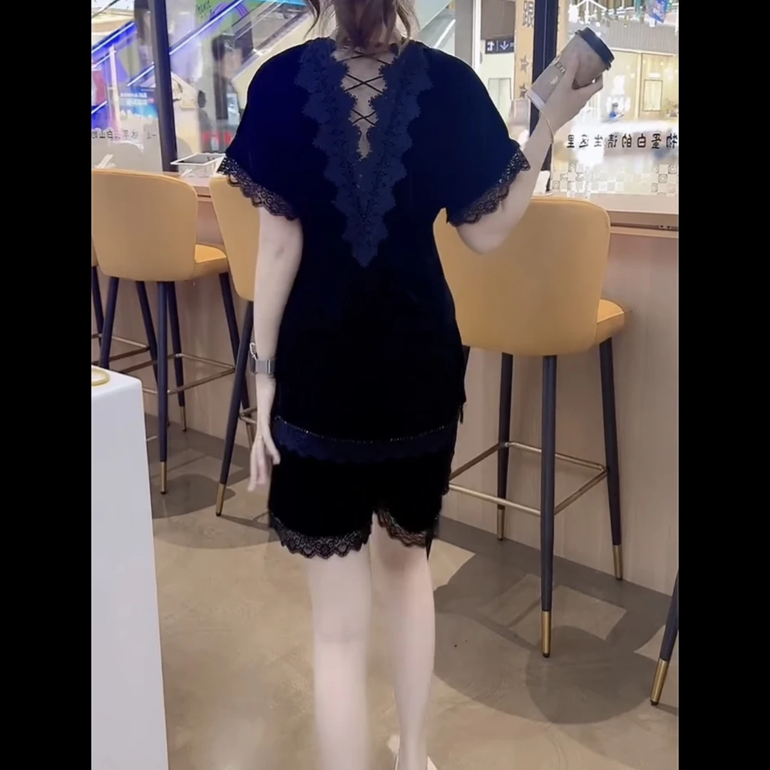 夏季洋气薄款丝绒短袖蕾丝花边上衣搭配时尚短裤套装女