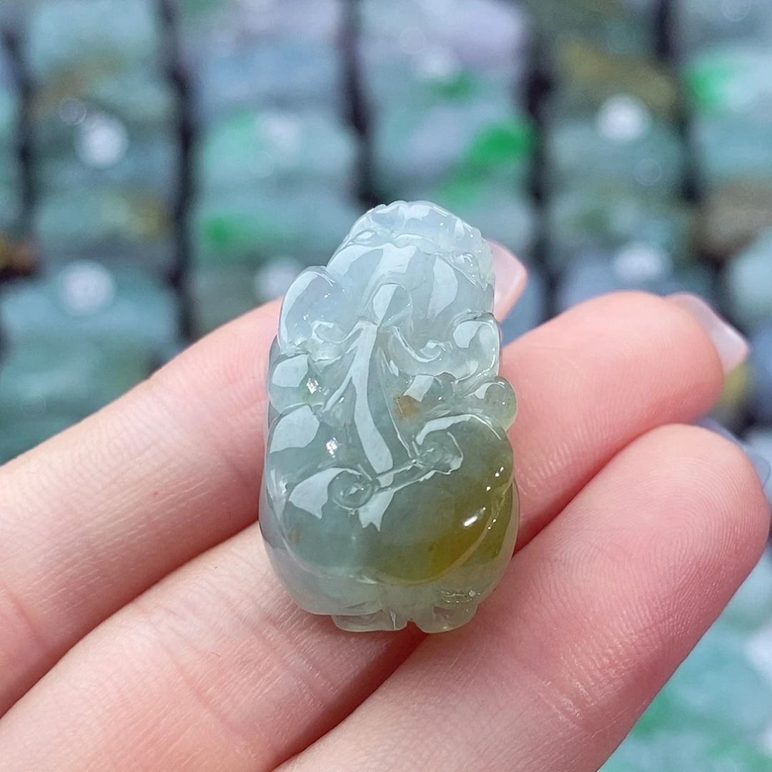 颈饰未镶嵌翡翠天然