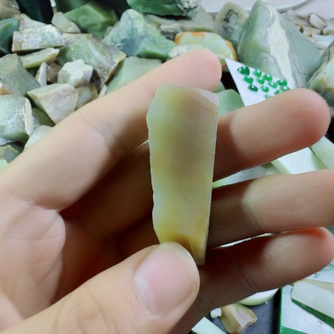 和田玉（糖玉）未镶嵌挂件