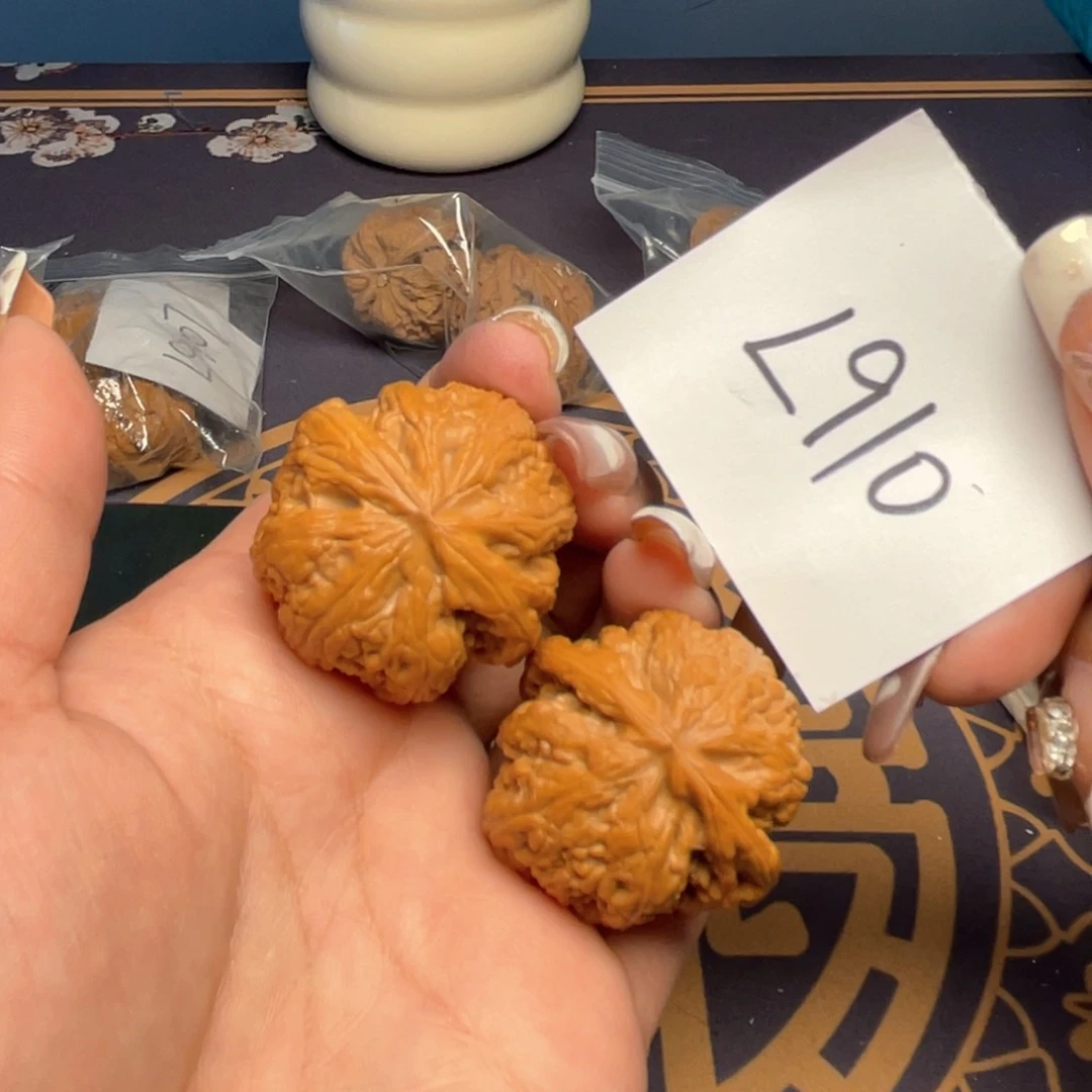 文玩核桃把件粗筋37