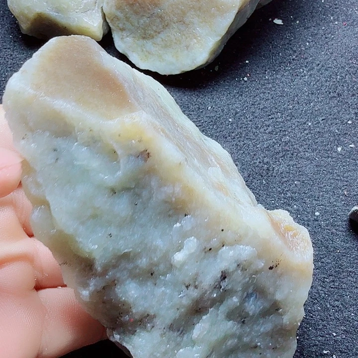 未镶嵌和田玉（糖玉）珠宝半成品