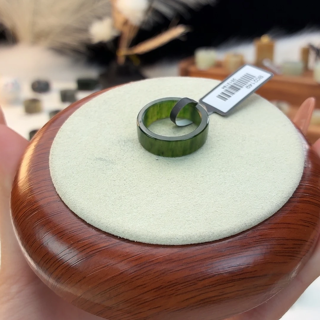 和田玉未镶嵌戒指菠菜绿圆切17.3j99