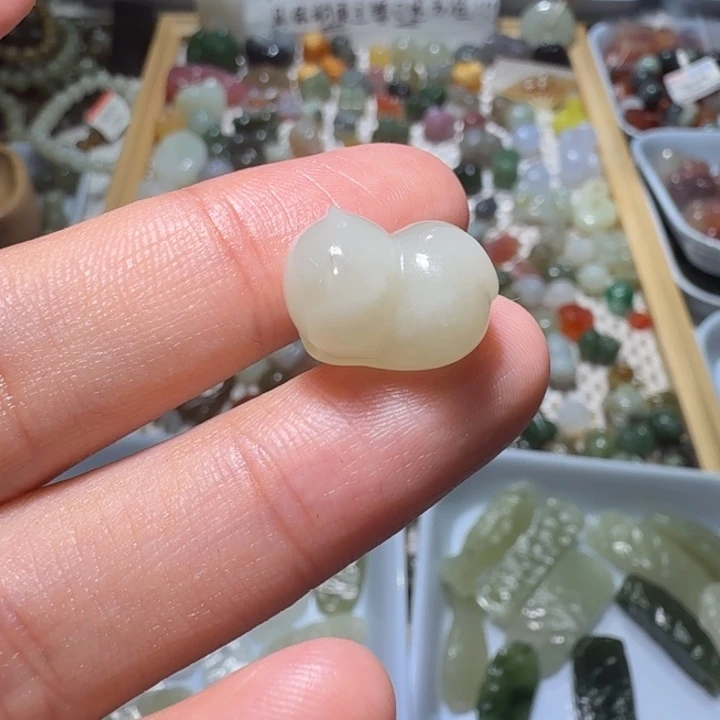 和田玉未镶嵌珠宝半成品