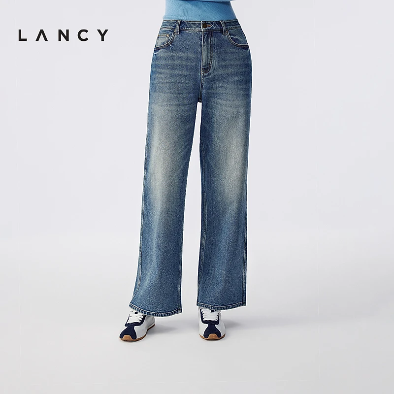 LANCY/朗姿2025冬新款时尚微喇阔腿棉感水洗牛仔裤女简约休闲长裤