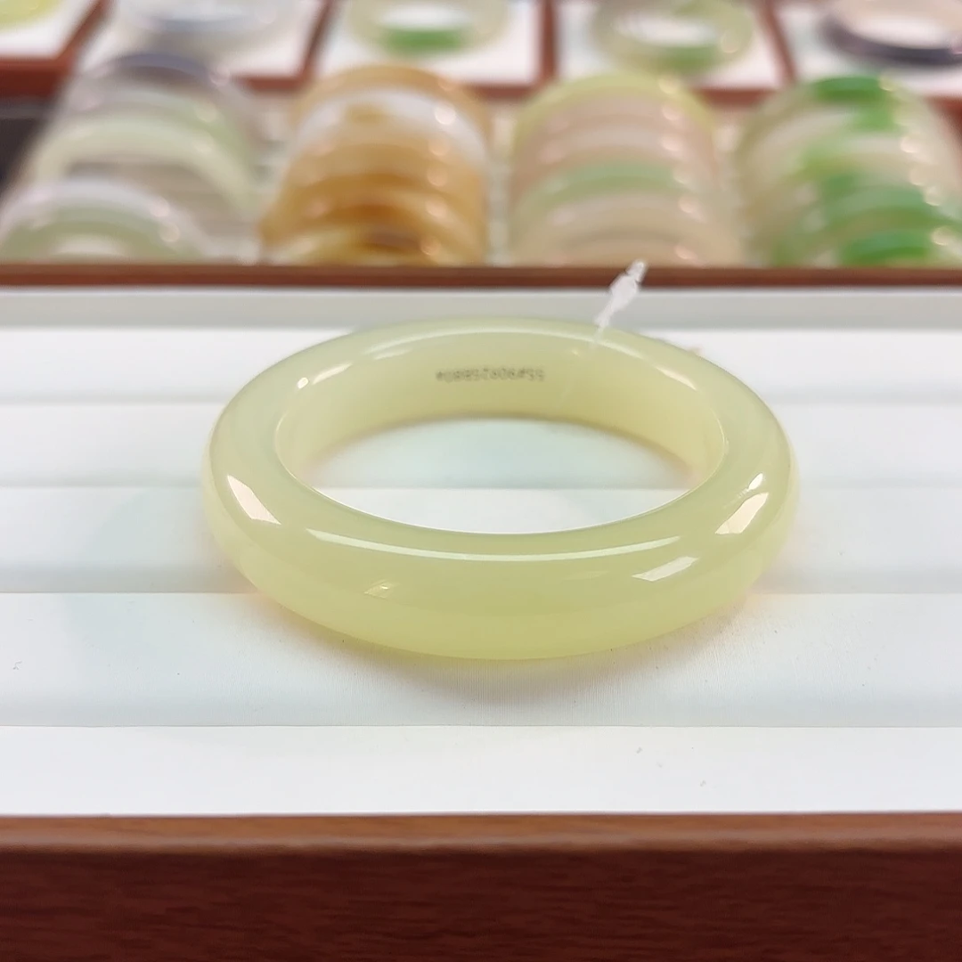 和田玉未镶嵌手镯【若羌奶黄包 高品质】