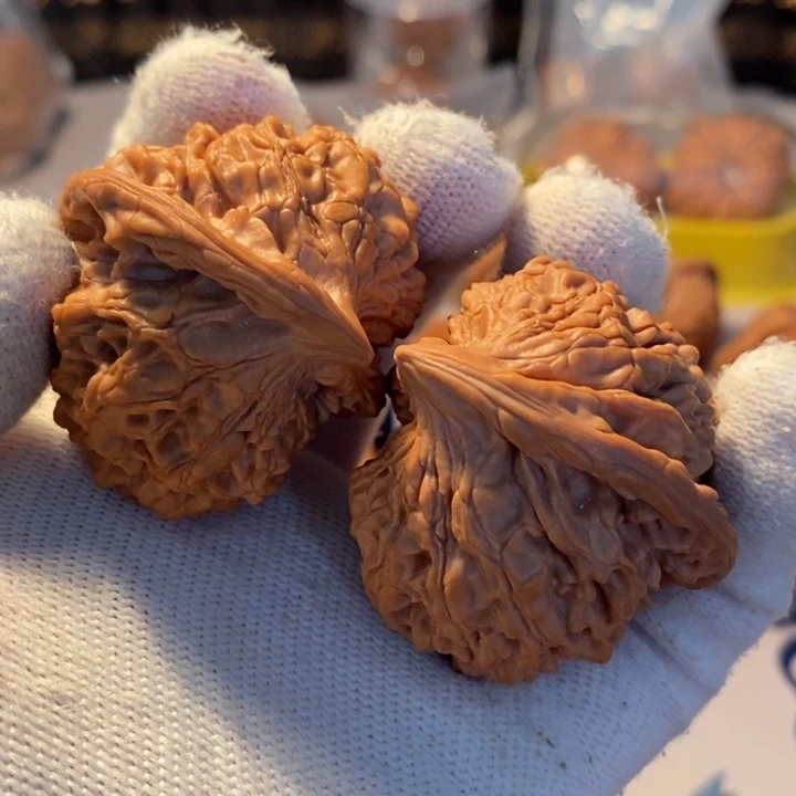 文玩核桃吊坠半壁江山鹰
