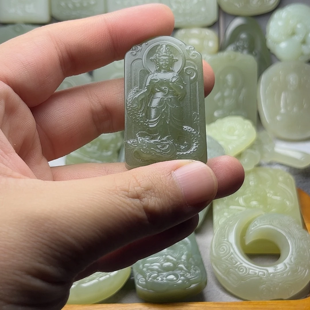 和田玉未镶嵌颈饰