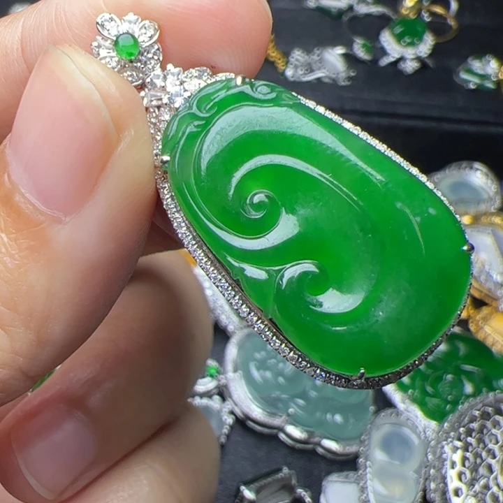 翡翠18K金镶嵌吊坠(不含链)