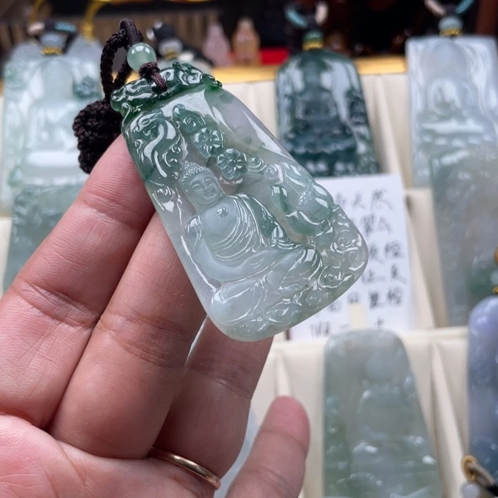 翡翠未镶嵌挂件玉