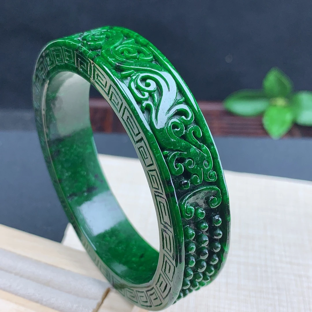 圈口57.5缅甸纯天然A货翡翠飘花辣绿色老坑料龙凤雕花手镯方镯