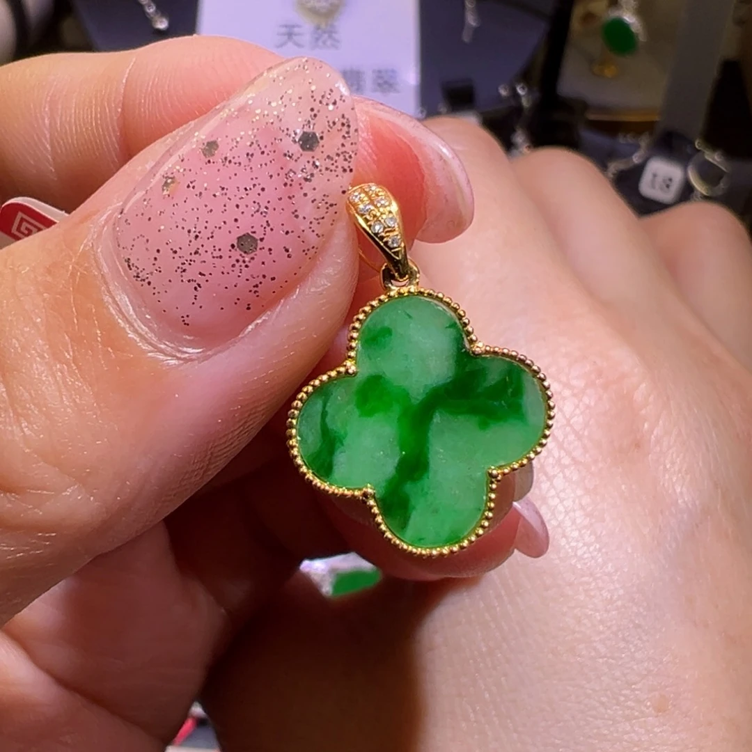 翡翠颈饰18K金镶嵌吊坠