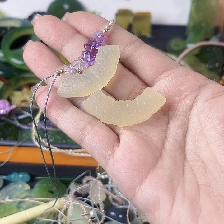 哇***咔蛇纹石玉未镶嵌颈饰