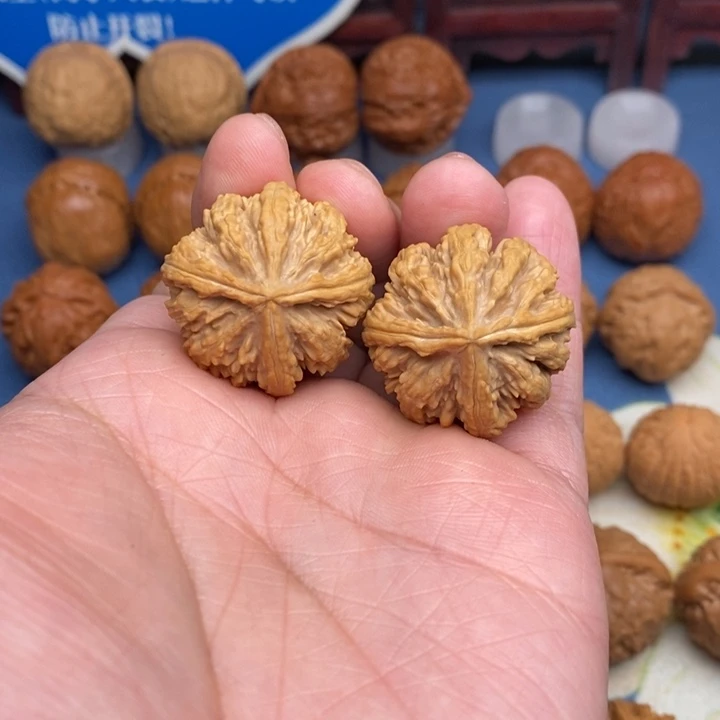 文玩核桃把件三棱