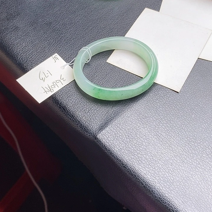 未镶嵌手镯翡翠54贵妃