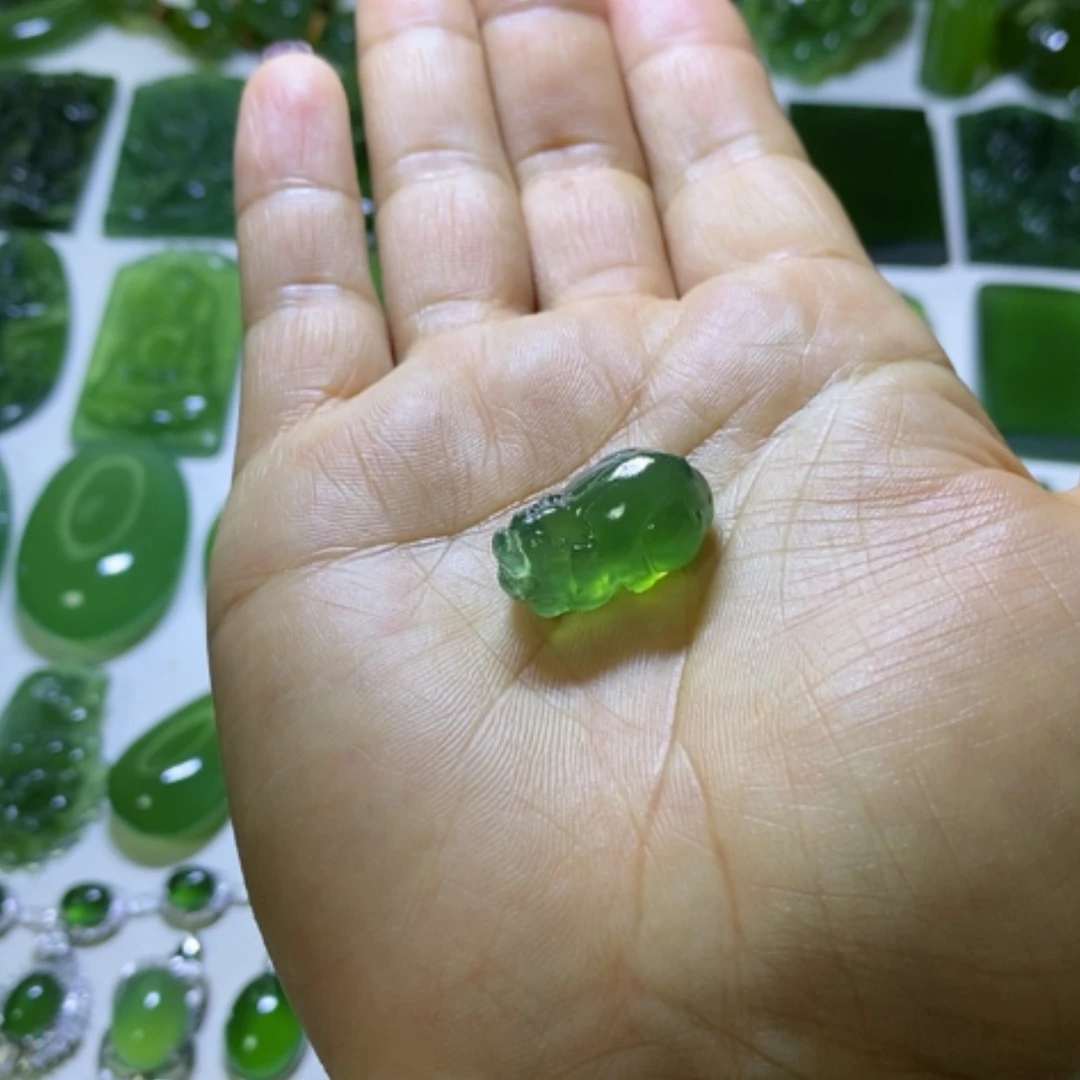 【闪购商品】蛇纹石玉颈饰未镶嵌