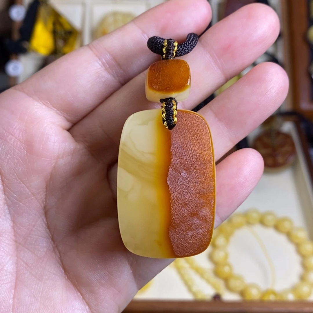 蜜蜡未镶嵌裸石大漠