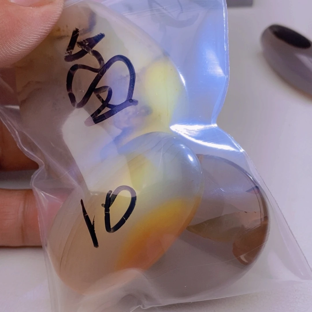 玛瑙/玉髓吊坠(不含链)未镶嵌制****?