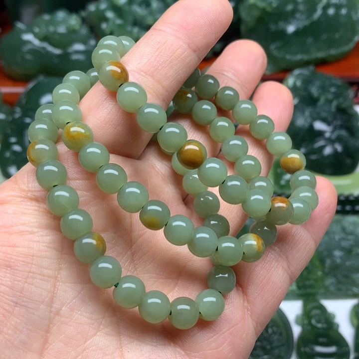 万***金和田玉（糖玉）未镶嵌颈饰