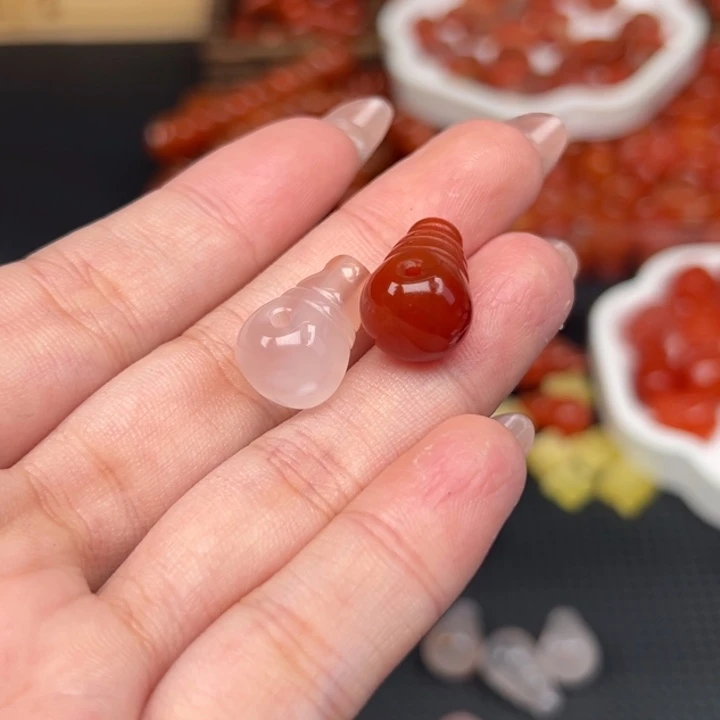 峰***哥吊坠(不含链)未镶嵌南红玛瑙