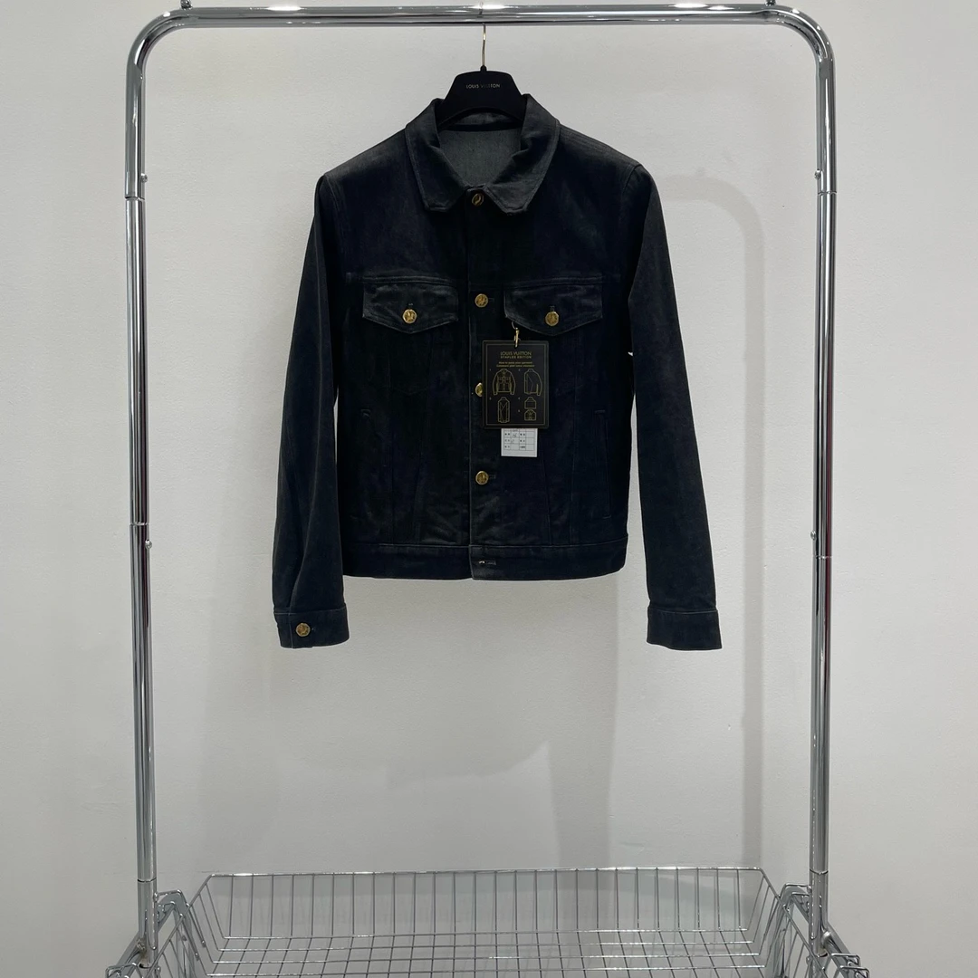 lv louis vuitton挂牌牛仔暗纹牛仔夹克外套尺码48全新 yy00267