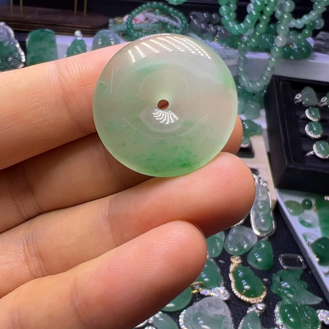 石英质玉未镶嵌颈饰