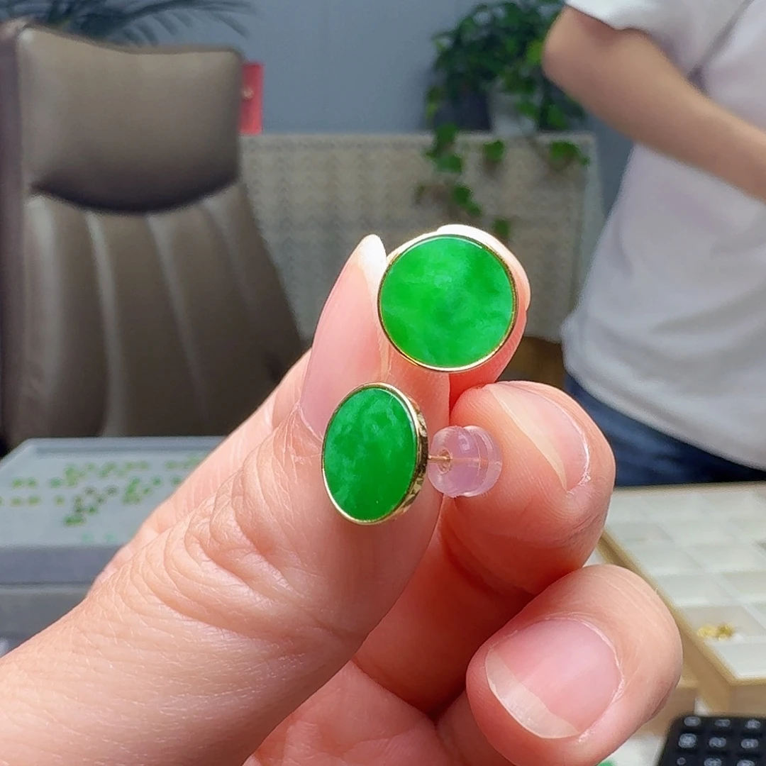 翡翠18K金镶嵌耳饰天然
