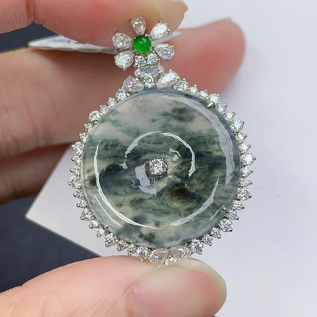 颈饰18K金镶嵌翡翠