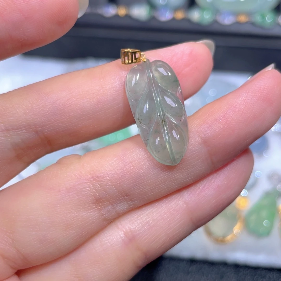 颈饰18K金镶嵌翡翠翡翠