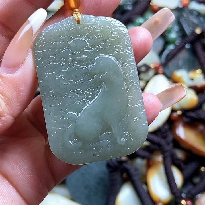 和田玉颈饰未镶嵌双面