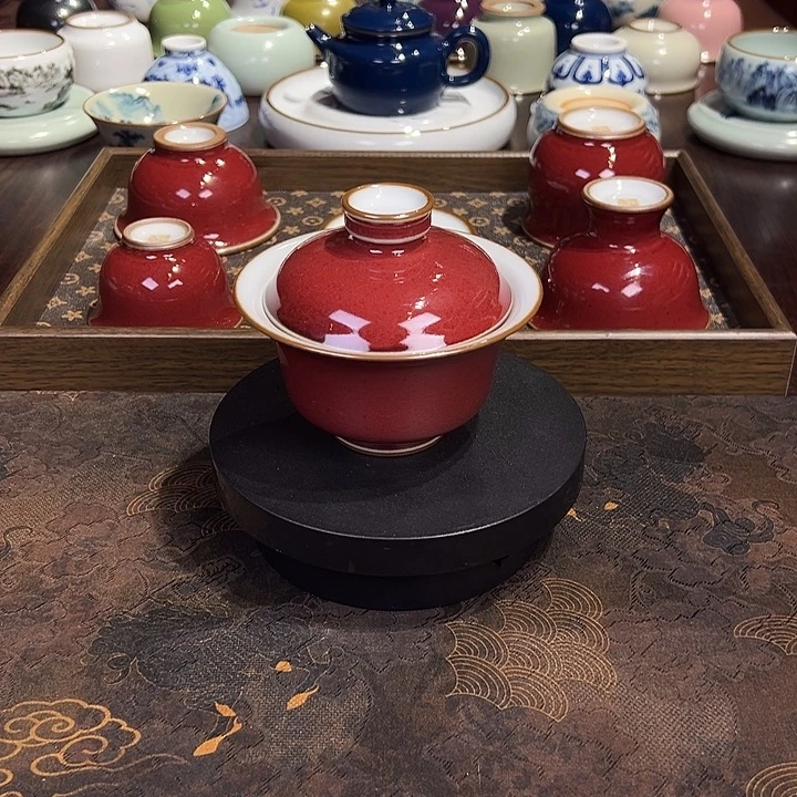 祭红马蹄盖碗开片