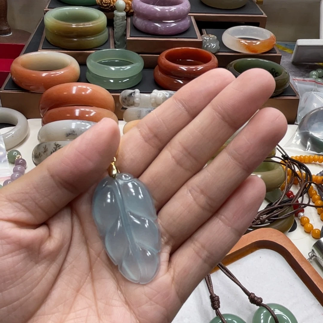 —***.石英岩玉未镶嵌珠宝奇石